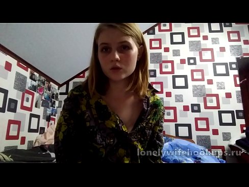 ❤️ Young blonde oileanach às an Ruis likes mòr dicks. Pornografach  leinn