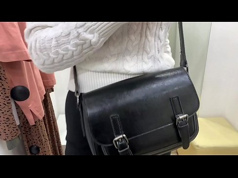 ❤️ Masturbation poblach den ghalla òg FeralBerry le dildo anns an t-seòmar suidheachaidh Pornografach  leinn